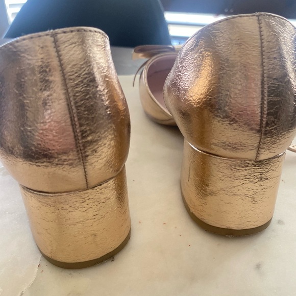 Girls bow gold shoes . Nordstrom aize 5 adult - Picture 4 of 16